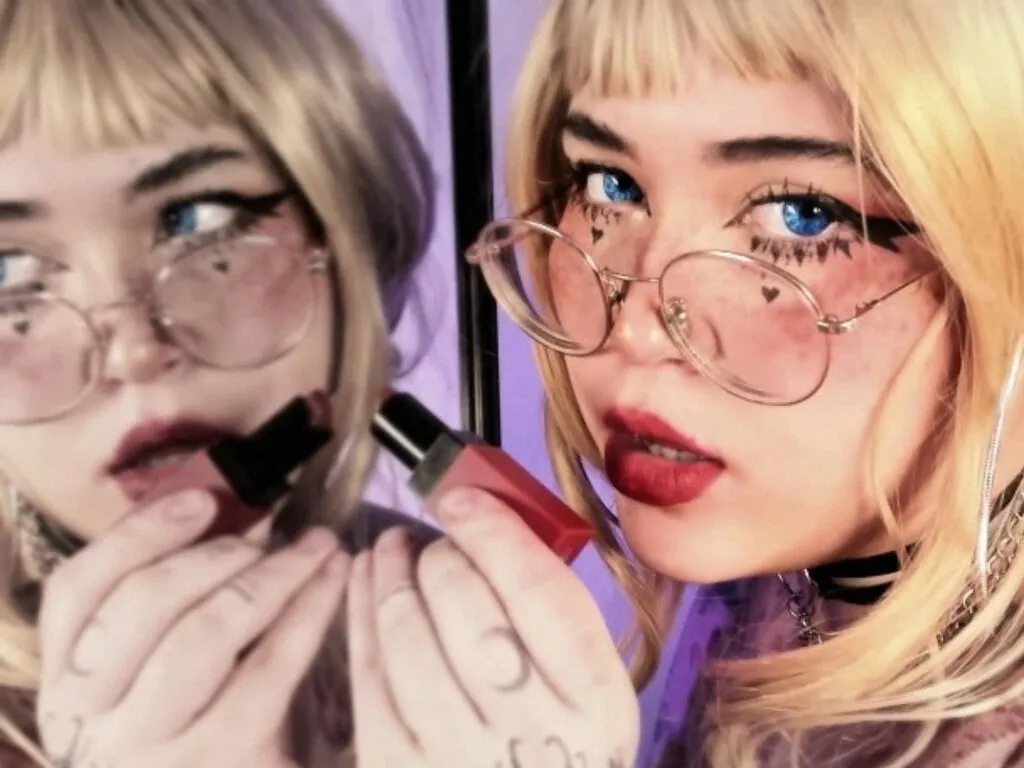 CharlotteBennett – webcam model profile photo