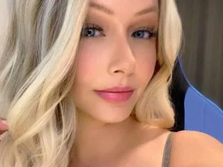 LoraDevine – webcam model profile photo Image 2