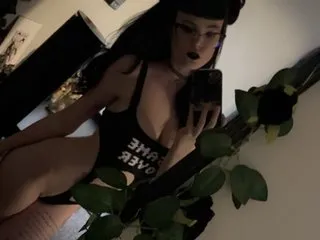 BettiePainXO – webcam model profile photo