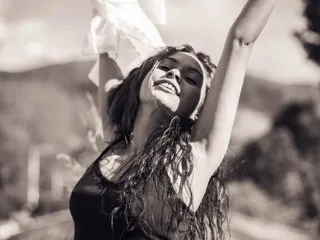 SashaVaughn – webcam model profile photo Image 3