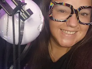 UKRaunchyRobyn – webcam model profile photo Image 4