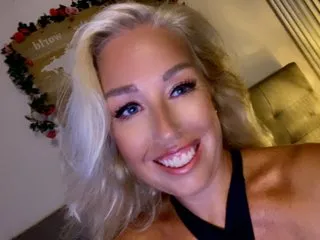 zui_lu – webcam model profile photo Image 4