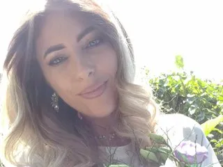 GlamGran – webcam model profile photo Image 2