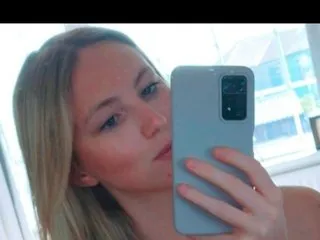 Tallblondiexx – webcam model profile photo