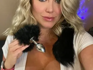 TyleneBuck – webcam model profile photo Image 9