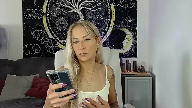 skinnyblondechick123 – webcam model profile photo Image 3