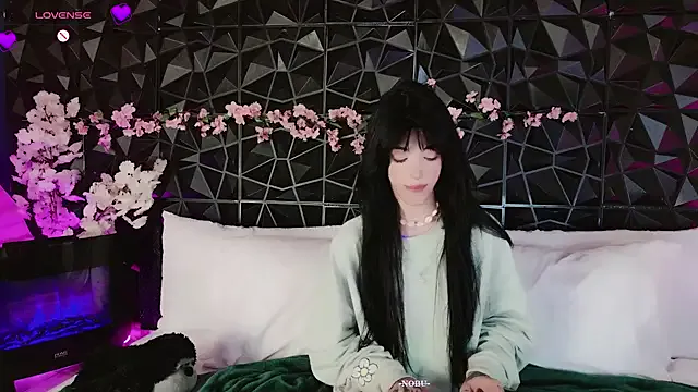 DeadButterfly – webcam model profile photo Image 12