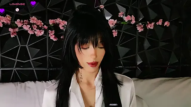 DeadButterfly – webcam model profile photo Image 2