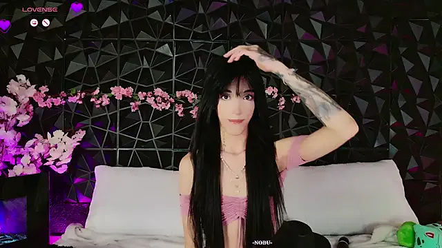 DeadButterfly – webcam model profile photo Image 9