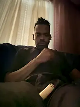 KateDivineUK – webcam model profile photo Image 16