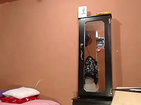 Loli_Belle – webcam model profile photo Image 4