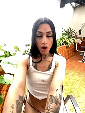 SusyBlair – webcam model profile photo Image 4