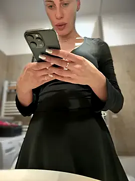 SofiaSins – webcam model profile photo Image 16