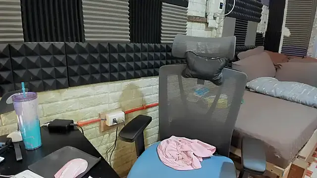 LizzieGreyX – webcam model profile photo Image 7