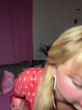 British_EmJess – webcam model profile photo Image 12