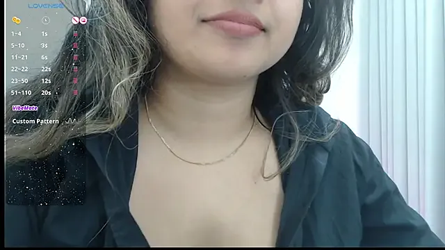 OooPussy – webcam model profile photo Image 2