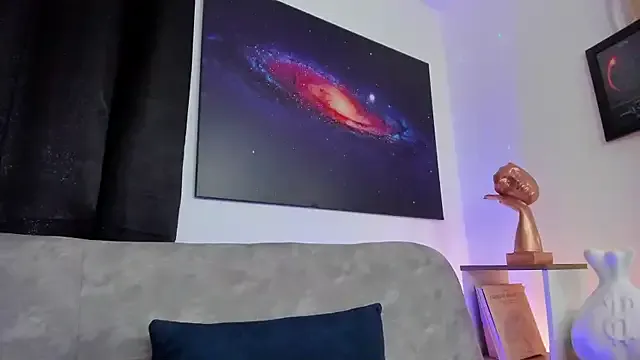 shoma2003 – webcam model profile photo Image 3