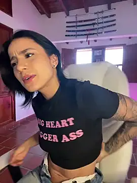 MartinaCroxx – webcam model profile photo Image 11