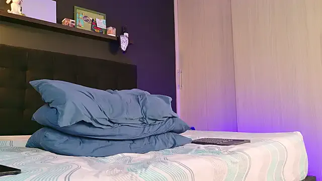 blondeangel_4u2 – webcam model profile photo Image 3