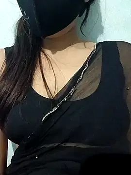 LoraDevine – webcam model profile photo Image 2