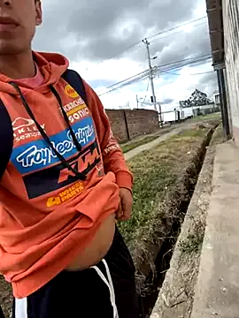 blondeangel_4u2 – webcam model profile photo Image 10