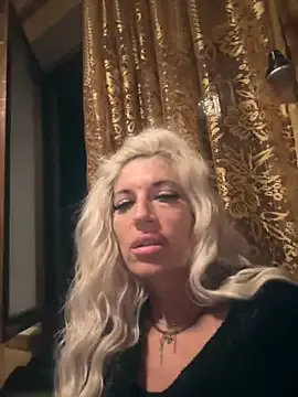 AlinaGrosu Image 2