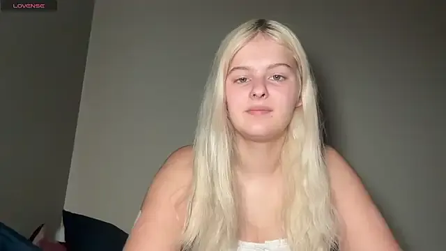 franksalise – webcam model profile photo Image 3