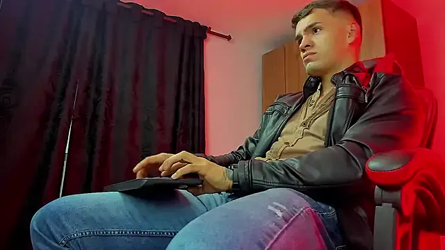 blondeangel_4u2 – webcam model profile photo Image 4