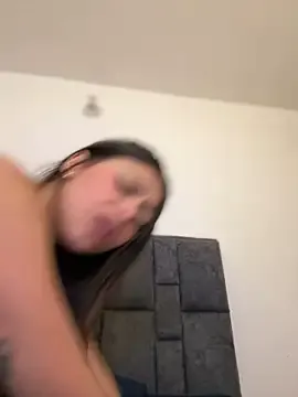 Alyshanon18 – webcam model profile photo