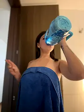 SweetieEva – webcam model profile photo Image 11