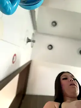 SweetieEva – webcam model profile photo Image 5