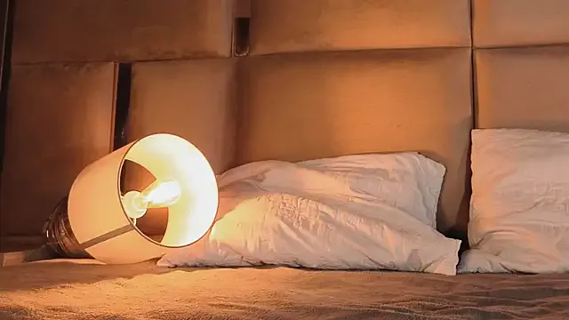 Vikibru – webcam model profile photo Image 15