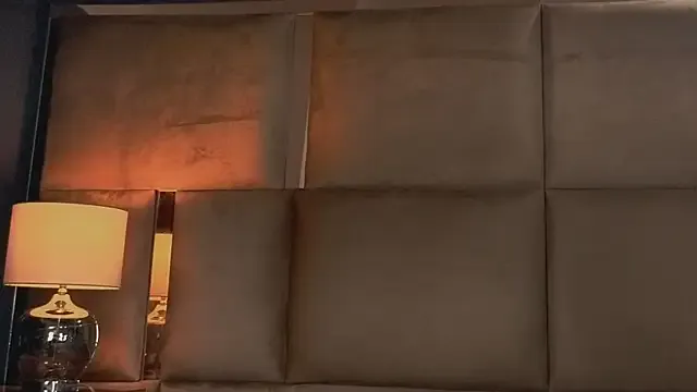 Vikibru – webcam model profile photo Image 3