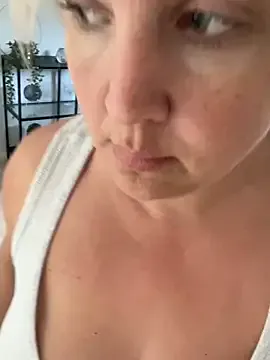 gravebabyxo – webcam model profile photo Image 14