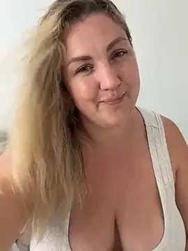 gravebabyxo – webcam model profile photo Image 16