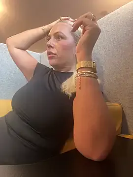 SofiaSins – webcam model profile photo Image 4