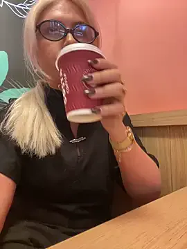 SofiaSins – webcam model profile photo Image 8