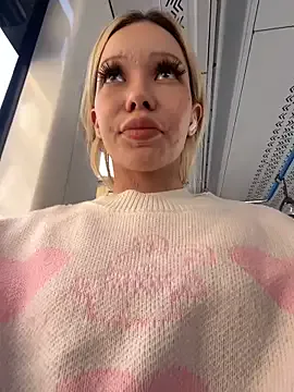 lesbifelinas – webcam model profile photo Image 16