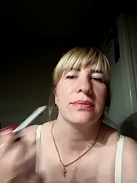 British_EmJess – webcam model profile photo Image 11