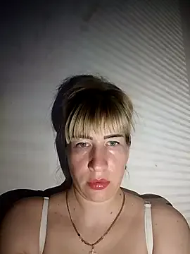 British_EmJess – webcam model profile photo Image 15