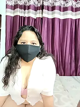 SusyBlair – webcam model profile photo Image 9