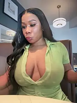 SusyBlair – webcam model profile photo Image 6