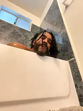 UKRaunchyRobyn – webcam model profile photo Image 18