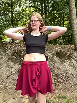 GlamGran – webcam model profile photo Image 14
