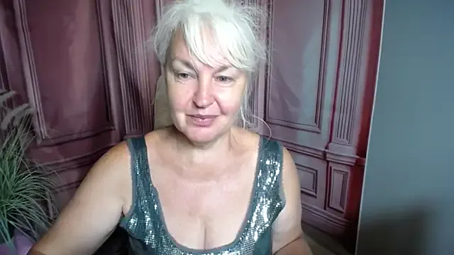 Ellidi – webcam model profile photo Image 9