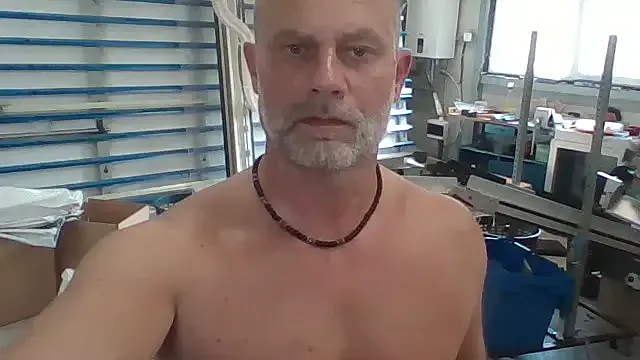 British_EmJess – webcam model profile photo Image 13