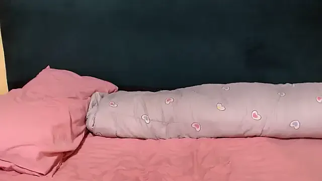 famouswomen – webcam model profile photo Image 18