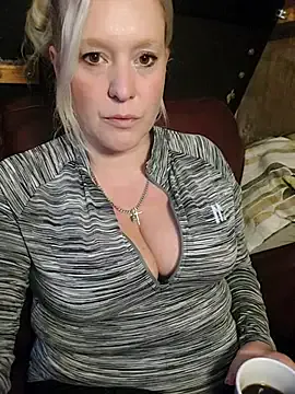 British_EmJess – webcam model profile photo Image 7