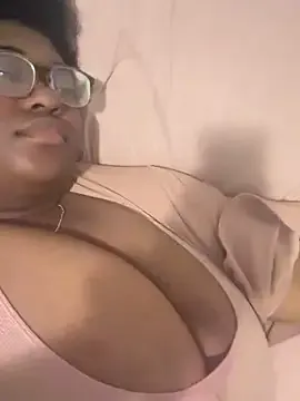 SusyBlair – webcam model profile photo Image 3