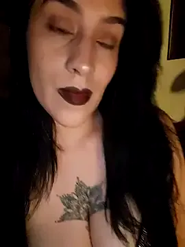 Miqibaob – webcam model profile photo Image 2